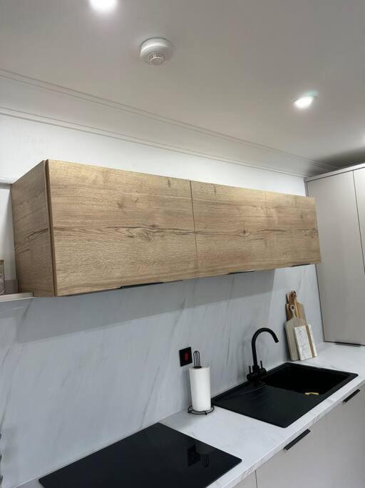 Premium Executive Apartment In دنفرملاين المظهر الخارجي الصورة