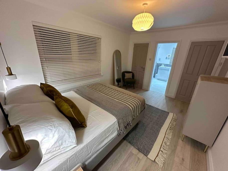 Premium Executive Apartment In دنفرملاين المظهر الخارجي الصورة