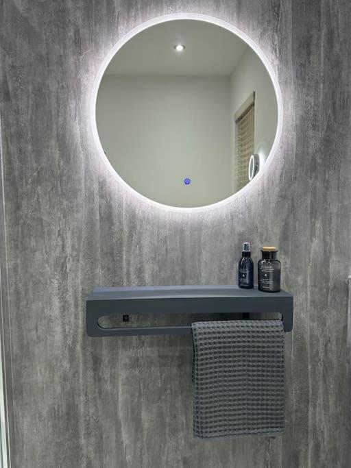 Premium Executive Apartment In دنفرملاين المظهر الخارجي الصورة
