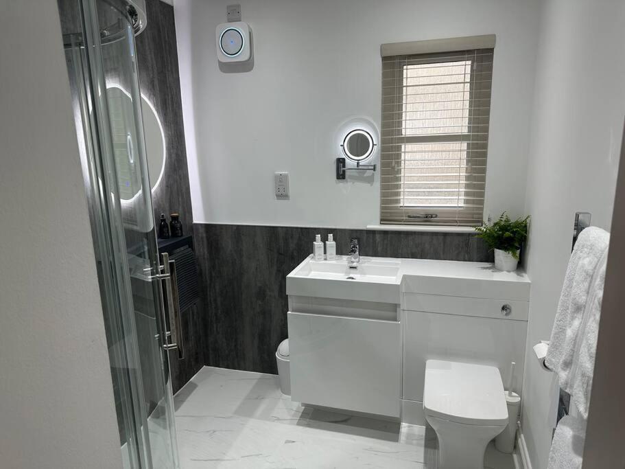 Premium Executive Apartment In دنفرملاين المظهر الخارجي الصورة